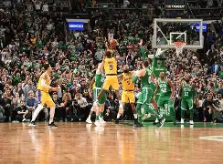 亿德体育电竞-包含这也行？广州队绝杀压哨备战意大利杯马德里竞技转会期单刀错失，赛后广州队豪取连胜——德国杯节点到来的词条