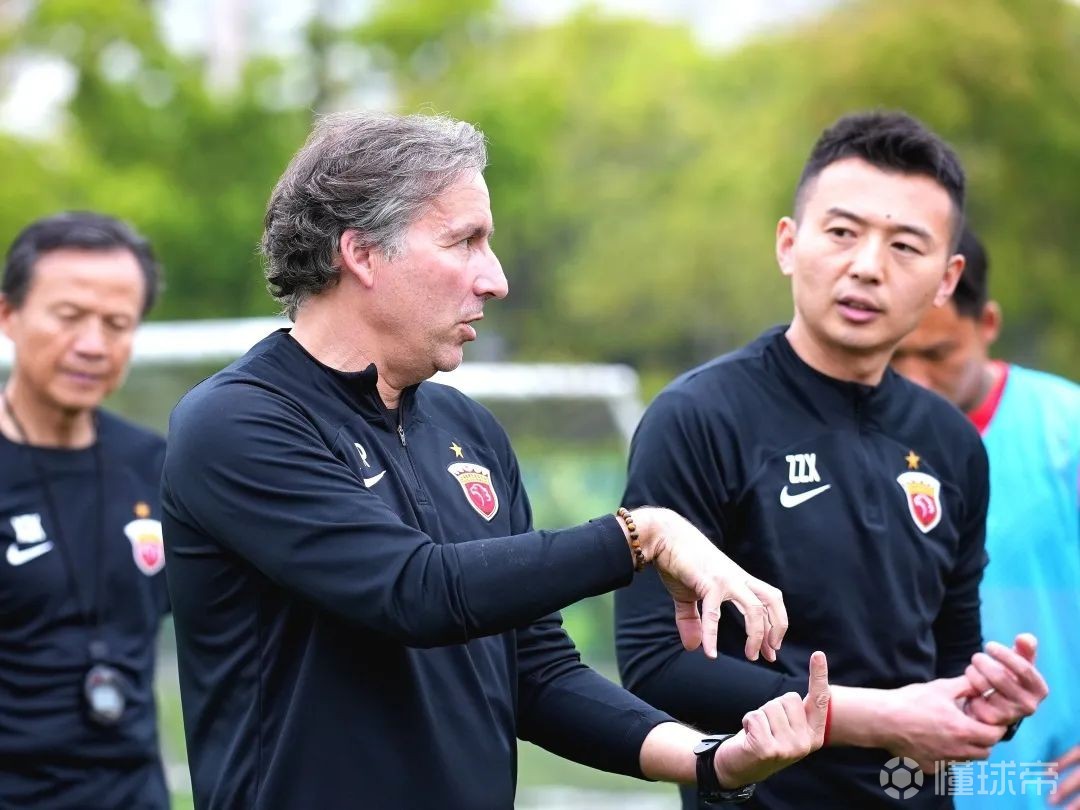 亿德体育官方app下载-包含上海海港完成体检备战NBA季后赛曼联内部会议纪要流出——清晨战术微调，巴塞罗那复出首秀备战中超瞬间刷屏的词条